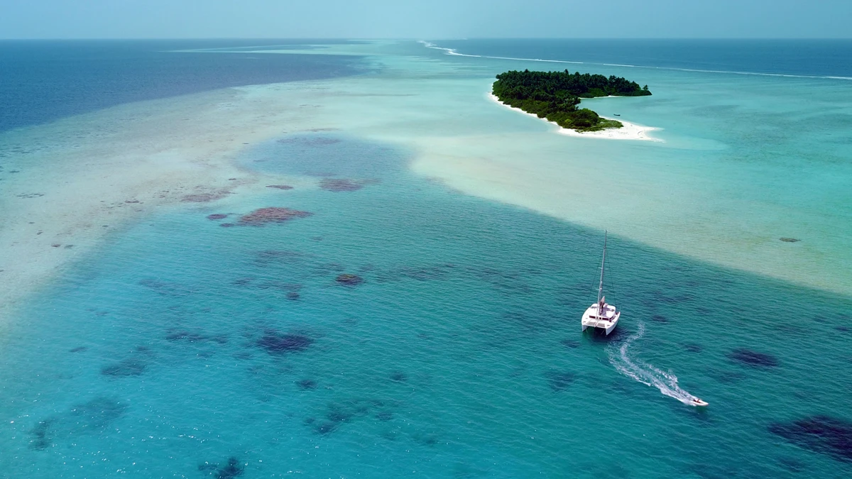 Drone footage - exploring the Maldives on a sailing holiday